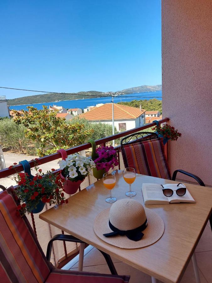 Apartments Gracia & Toni Трогир Екстериор снимка