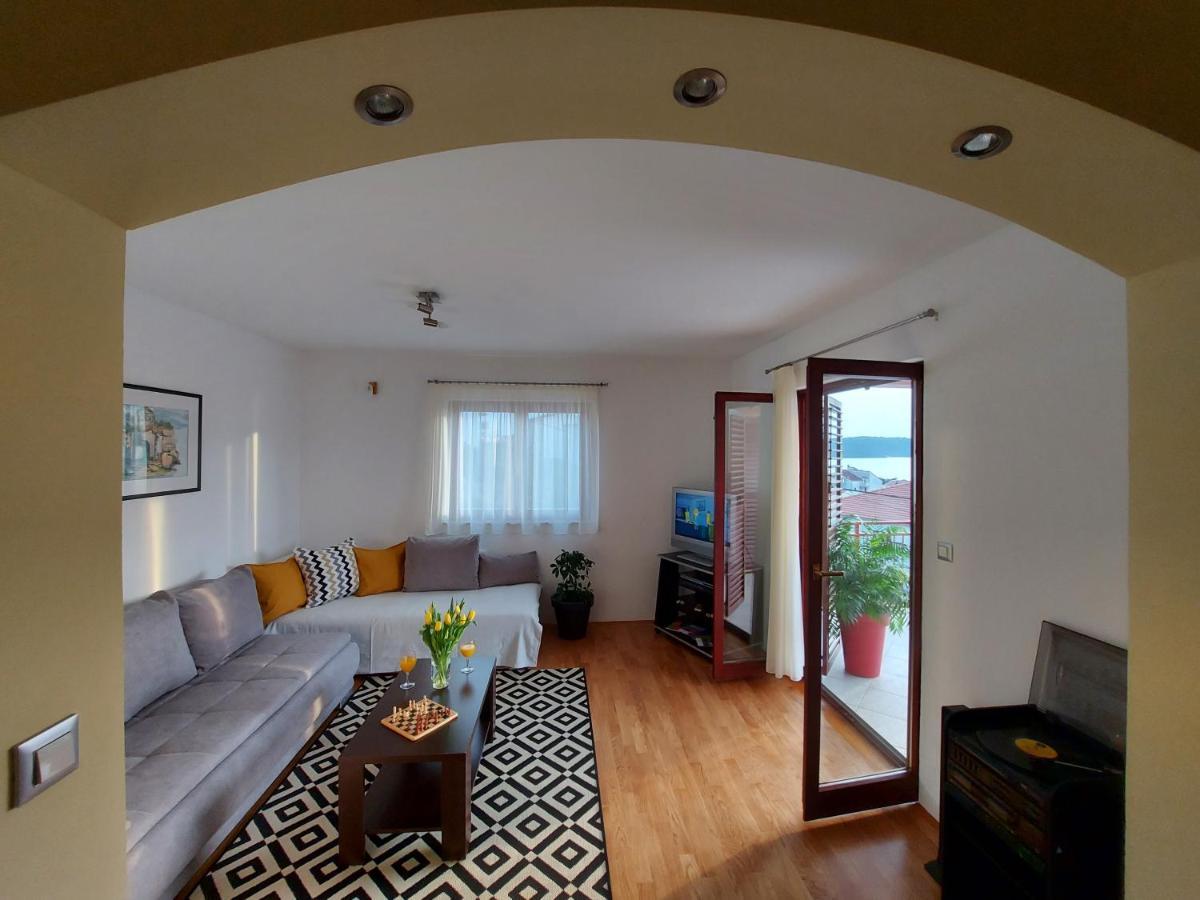 Apartments Gracia & Toni Трогир Екстериор снимка