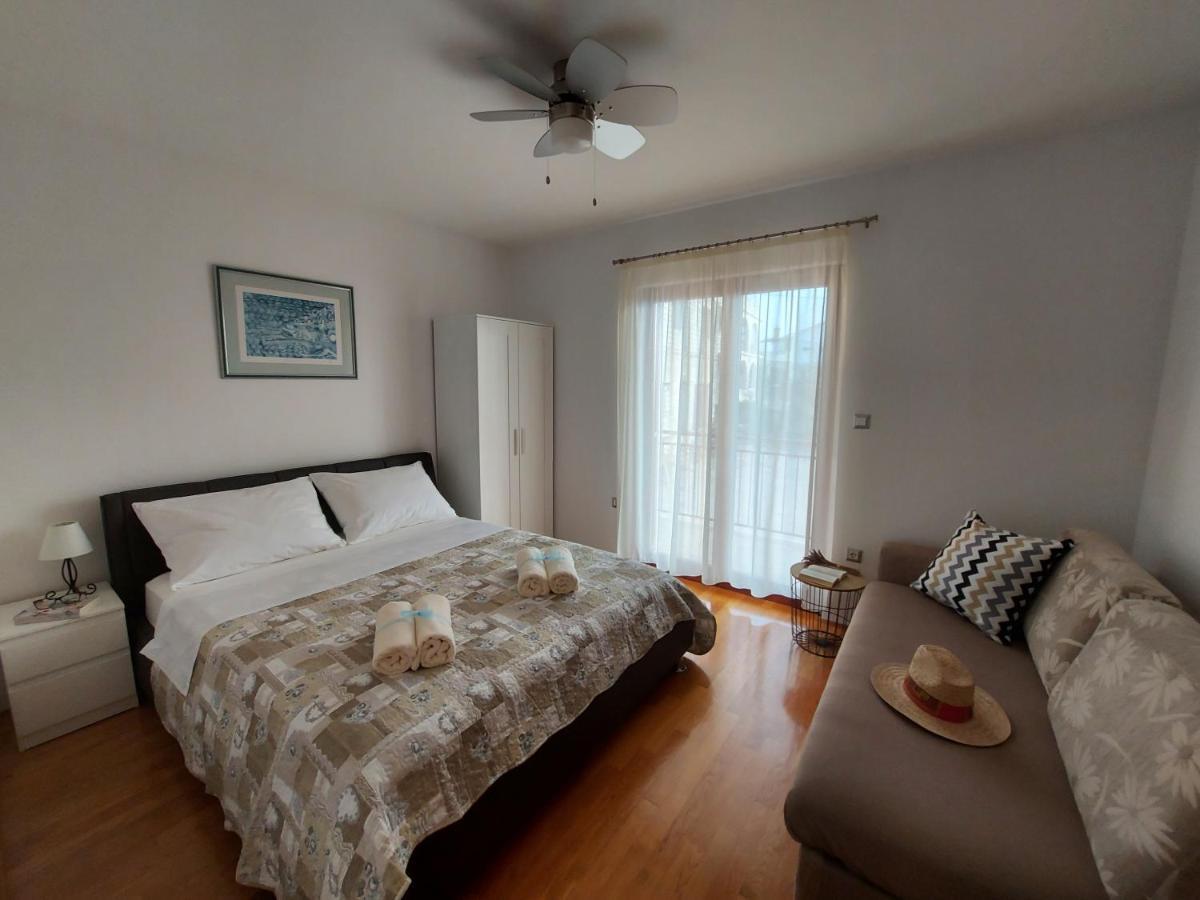 Apartments Gracia & Toni Трогир Екстериор снимка