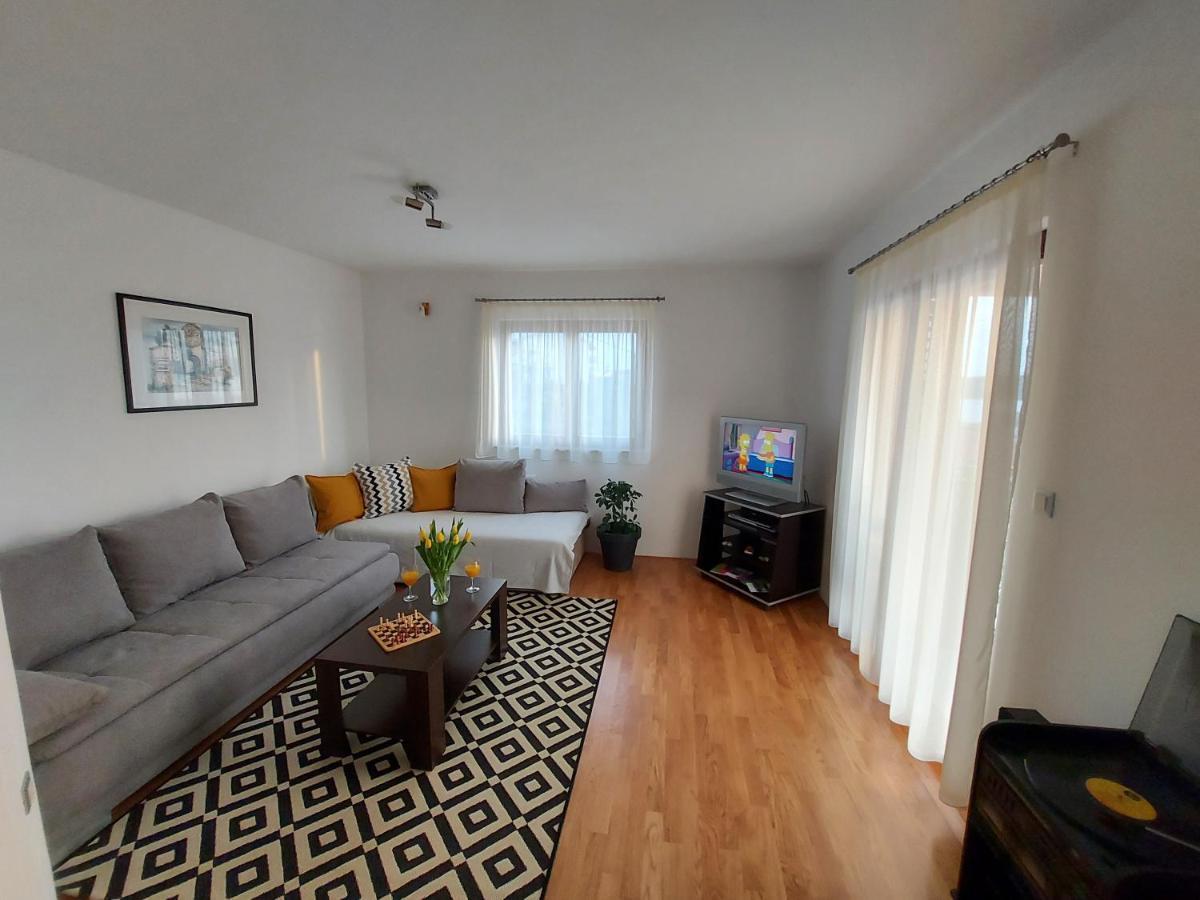 Apartments Gracia & Toni Трогир Екстериор снимка