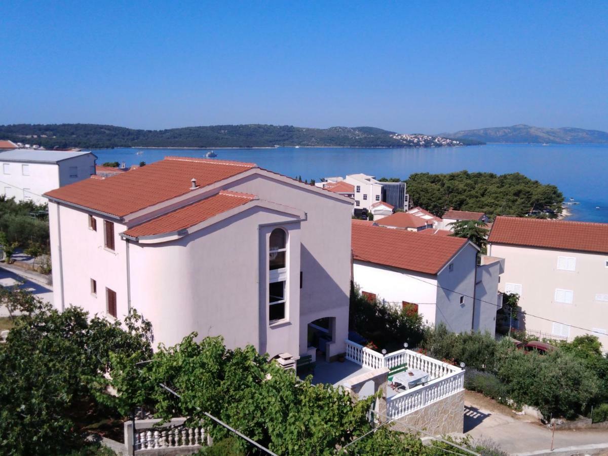 Apartments Gracia & Toni Трогир Екстериор снимка
