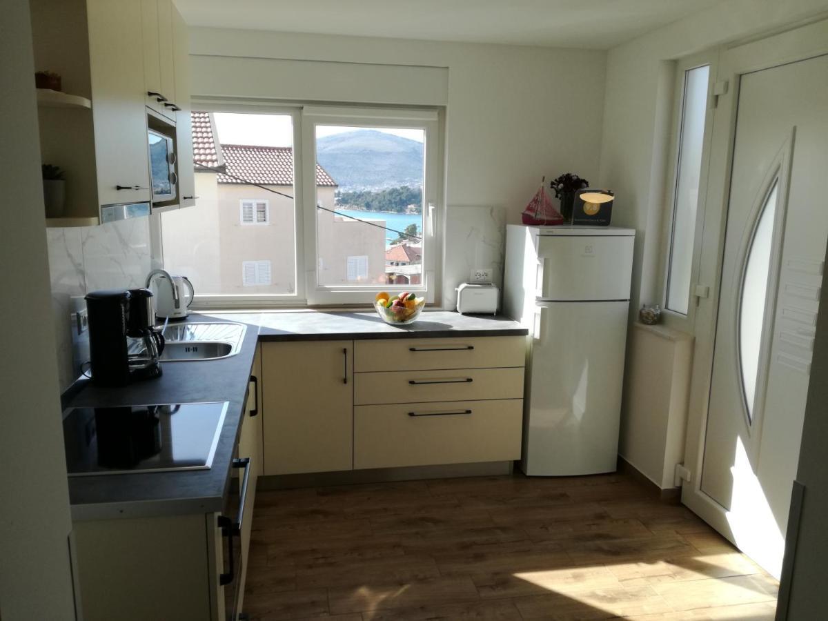 Apartments Gracia & Toni Трогир Екстериор снимка
